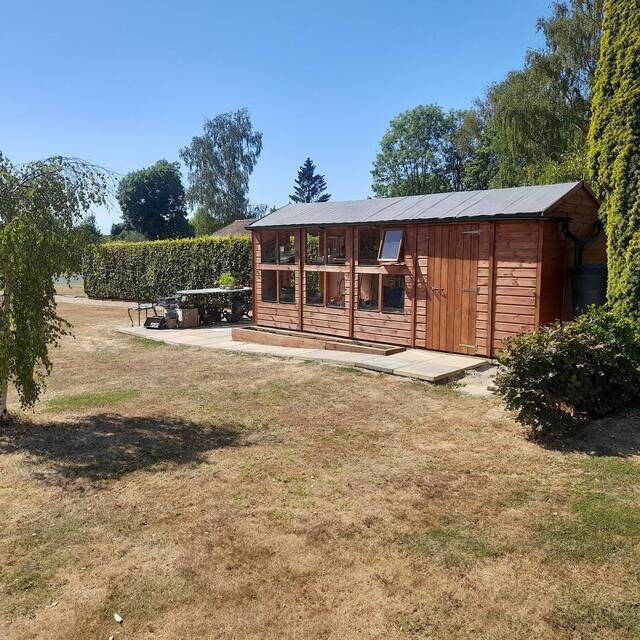 After: potting and tool shed in a Billingshurst garden (6)